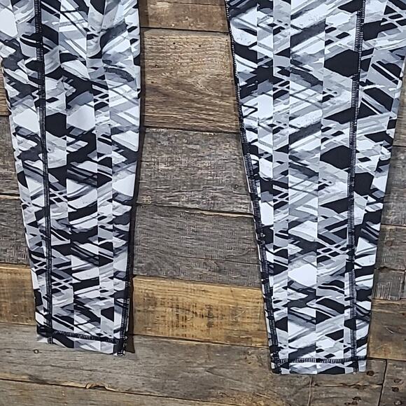 VICTORIA SECRET SPORT KNOCKOUT TIGHT LEGGINGS GEOMETRIC MEDIUM - Picture 8 of 8